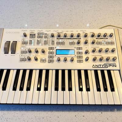 Access Virus TI Polar 37-Key Digital Synthesizer 2005 - White