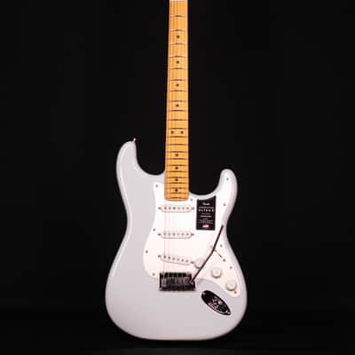 Fender American Ultra II Stratocaster, Maple FB, Avalanche image 5