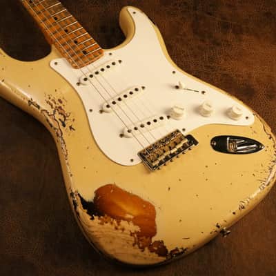Fender Custom Shop 1954 Stratocaster Heavy Relic in Aged Desert Tan over 2-tone Sunburst image 1