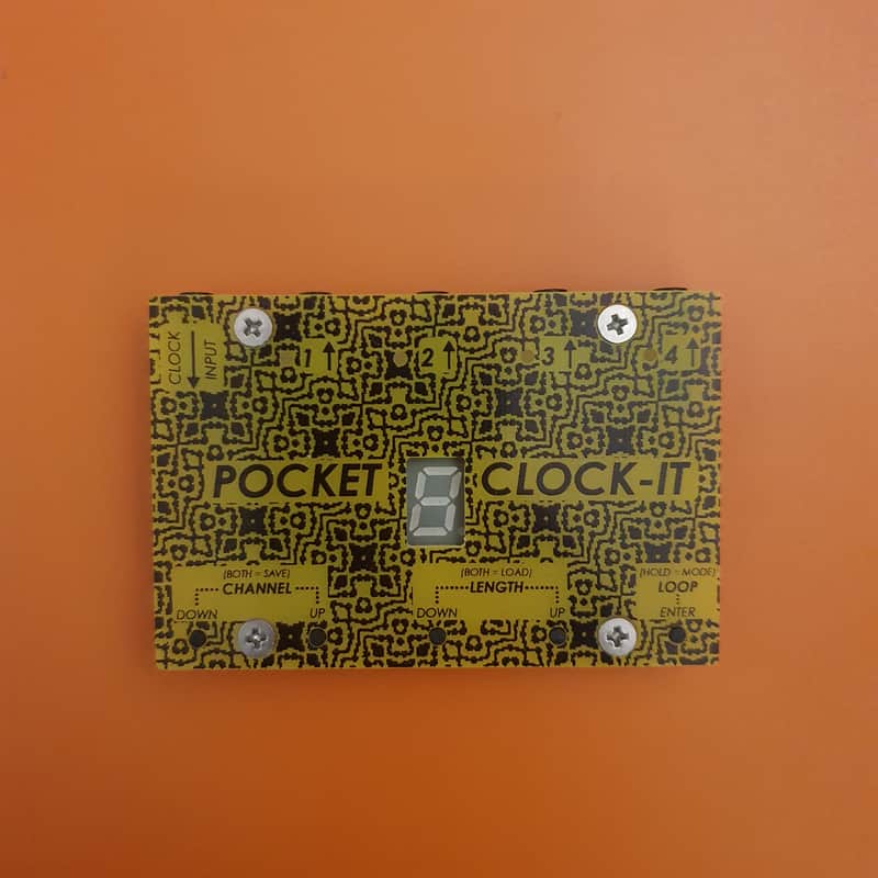 Moffenzeef Pocket Clock image 1