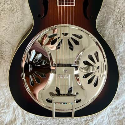 Gretsch Resonator Guitar Model G9220 Bobtail Round-Neck with Pickup - Sunburst image 1