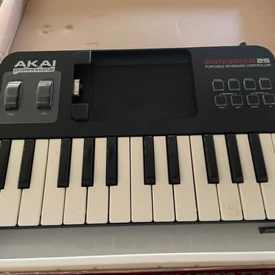 Akai SynthStation 25 iPad MIDI Keyboard Controller image 1