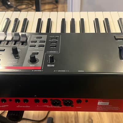 Roland V-Stage 88 Piano with Triple Pedal image 3