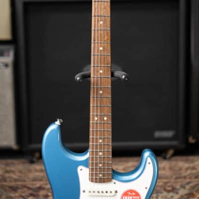 Squier Classic Vibe '60s Stratocaster Electric Guitar - Lake Placid Blue image 4