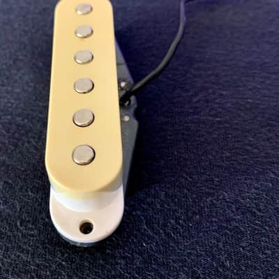 Single Coil Pickup with Aged Cover, plus Screws and Springs (Aged White) image 5