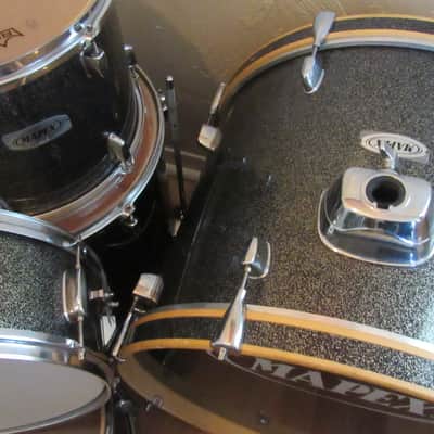 Mapex QR Series Five-Piece Full Drum Set in Black Sparkle Finish with Wooden Hoops & Rack Mounts image 3