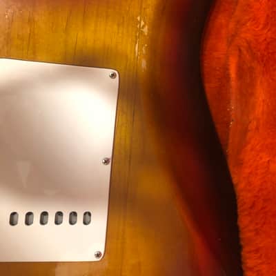 Fender Stratocaster ‘62 AVRI (American Vintage Reissue) Fullerton Plant/Era (1982/83) (Pre-Custom Shop) 3 tone sunburst image 7