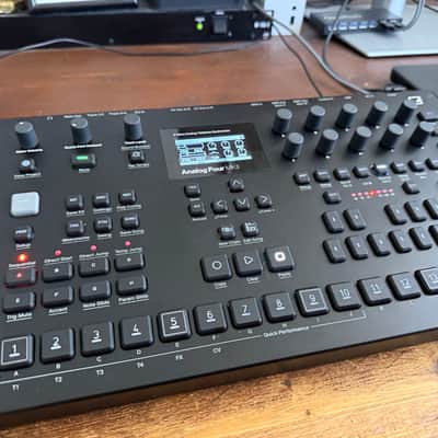 Elektron Analog Four MKII 4-Voice Tabletop Analog Synthesizer 2020 - Present - Black image 2