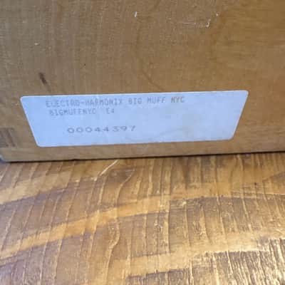 Wooden box Electro-Harmonix Big Muff Pi 2000 - Present - Silver / Black / Red image 2