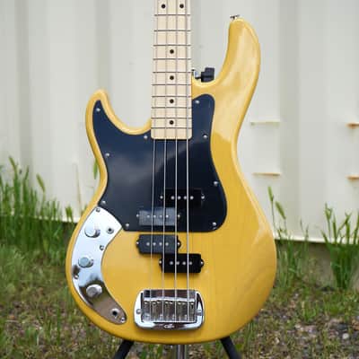 G&L USA Custom Shop Matador Butterscotch Blonde Left Handed 4-String Bass w/ Black Tolex Case (2025) image 4