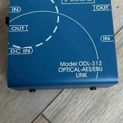 Hosa Optical AES/EBU link - blue image 2