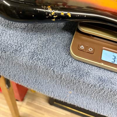 Fender stratocaster 1961 - 3 tone sunburst image 2