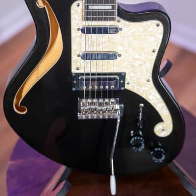 D'Angelico Premier Bedford SH with Tremelo 2021 - Black Flake image 2