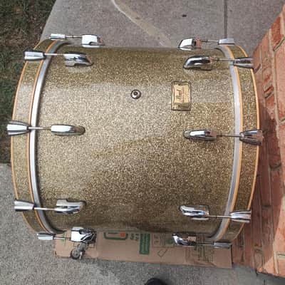 Pearl Masters Studio Birch 18" x 22" Bass Drum. Near Mint condition! image 3