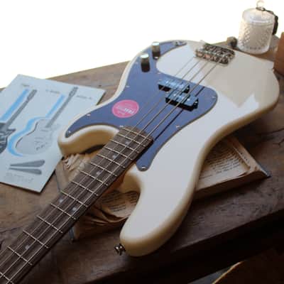 SQUIER "Classic Vibe '60s Precision Bass Olympic White" 4, 04 KG image 5