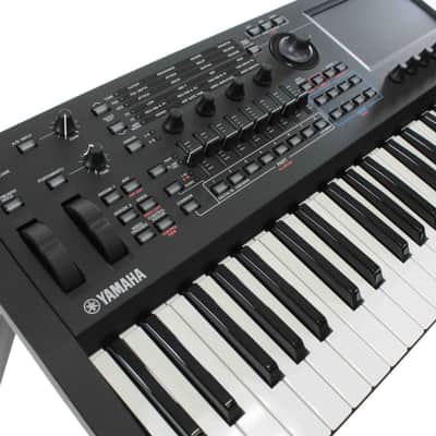 Yamaha MODX M6 61-Key image 2
