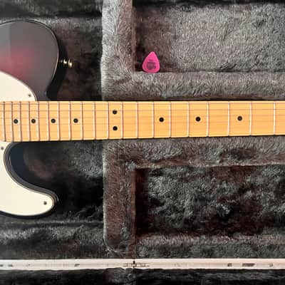 2016 Fender American Professional Telecaster with Maple Fretboard 3 Tone Sunburst image 3