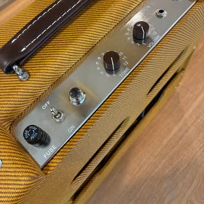 Harvard 5F10 Clone 10-Watt 1x10" Guitar Combo - Tweed image 3