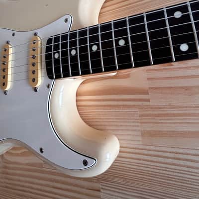 Fender Stratocaster MIJ Made In Japan E serial 1989 Olympic White Rosewood fretboard in Very Good Condition image 5