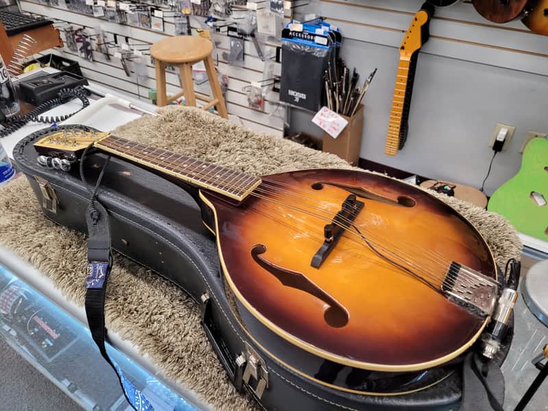 Flinthill Mandolin with Fishman pickup - Sunburst image 1