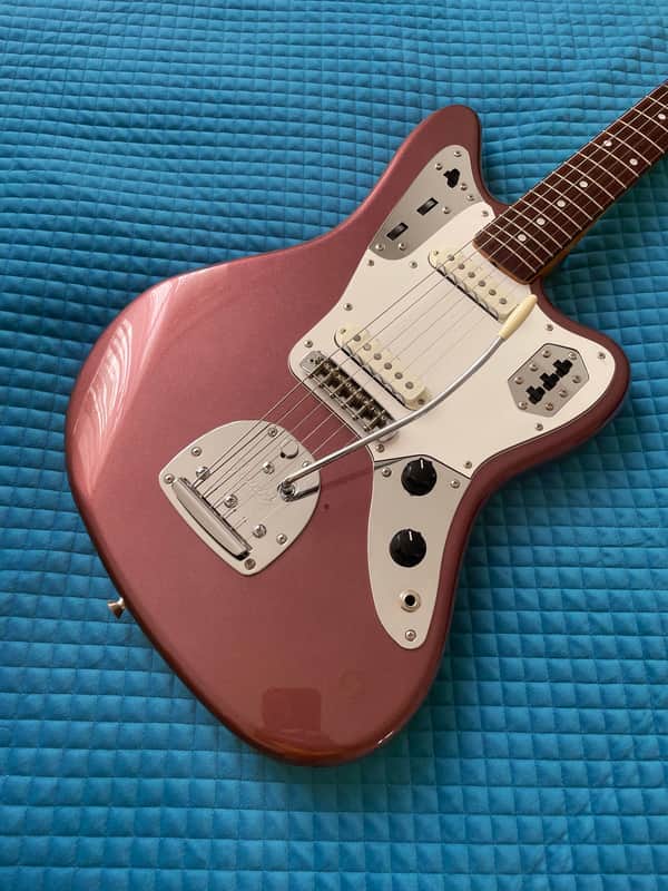 Fender Jaguar - Burgundy Mist Metallic w/ Matching Headstock - 1998_2002 - CIJ - Mint !