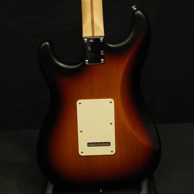 Fender Stratocaster Highway 1 2009 - Sunburst image 5