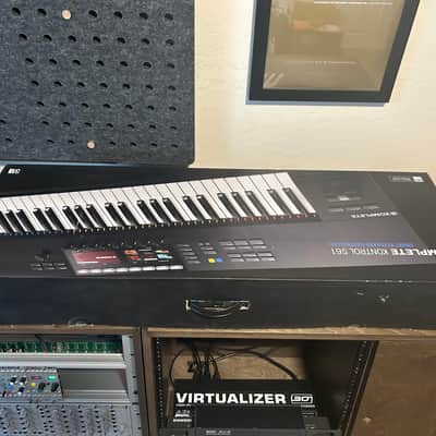 Native Instruments Komplete Kontrol S61 Mk2 2010s - Black image 13