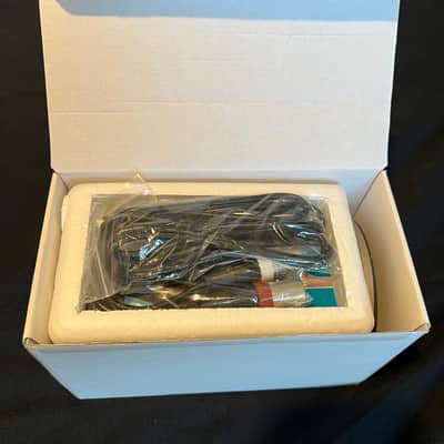 Blue Yeti Pro USB & XLR Studio Condenser Microphone w/ Original Box - Mint image 8