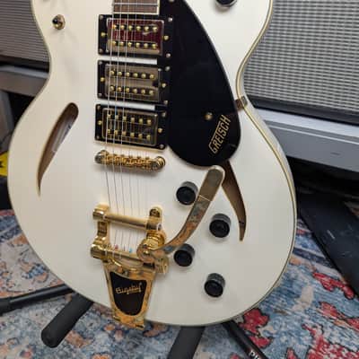 Gretsch G2627TG Streamliner Center Block 3-Pickup 2020 - 2021 - White image 11