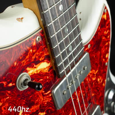 Novo Serus J Dealer Limited - Olympic White over Aztec Gold image 9