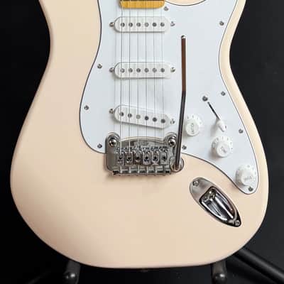G&L Tribute Legacy Electric Guitar Olympic White Finish (780)