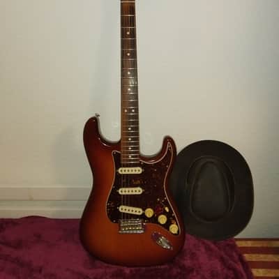 Fender Stratocaster 2019 - sienna-burst-brown image 1