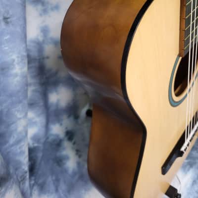 Vintage 1967 Silvertone Classical Guitar Model 660 Kay Built Natural New Strings Original Hard Shell Case image 5