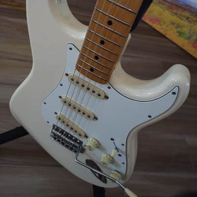 Fender JV Modified '60s Stratocaster 2022 - 2024 - Olympic White image 10