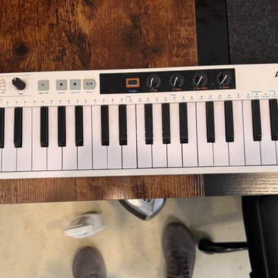 Arturia KeyStep 37 MIDI Controller 2021 - 2025 - White image 3
