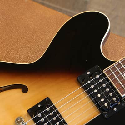 2022 Gibson ES-335 Dot Semi-Hollow Electric Guitar Sunburst Gloss + OHSC image 3