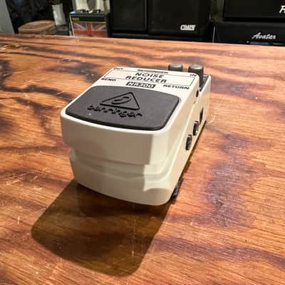Behringer NR300 Noise Reducer Pedal image 2