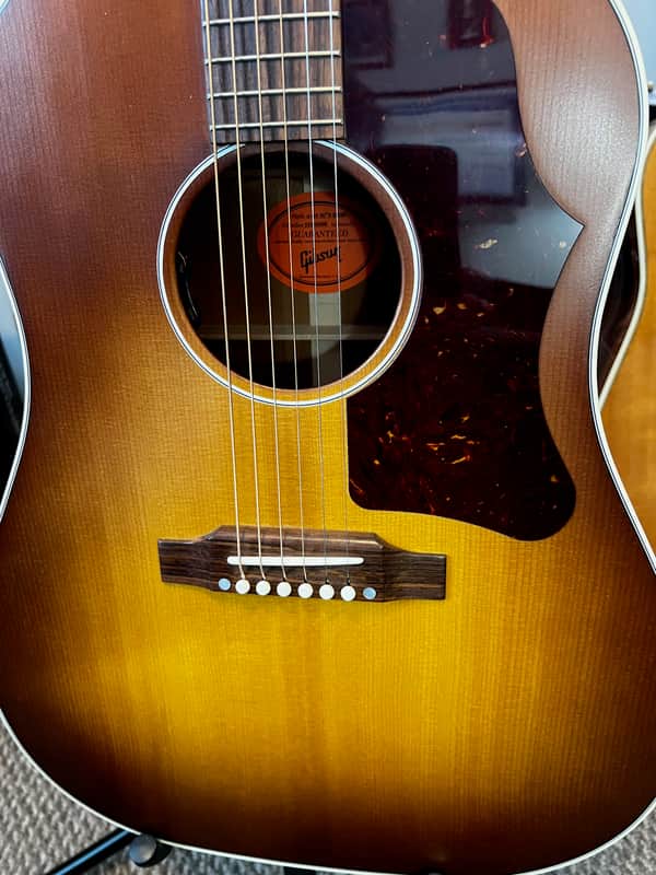 Gibson J-45 '50s Faded 2022 - Present - Faded Sunburst image 1
