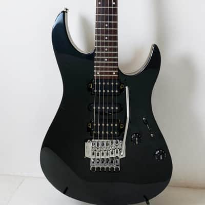 Yamaha RG-421D RG Style Electric Guitar w/ 24 frets, HSH Pickups