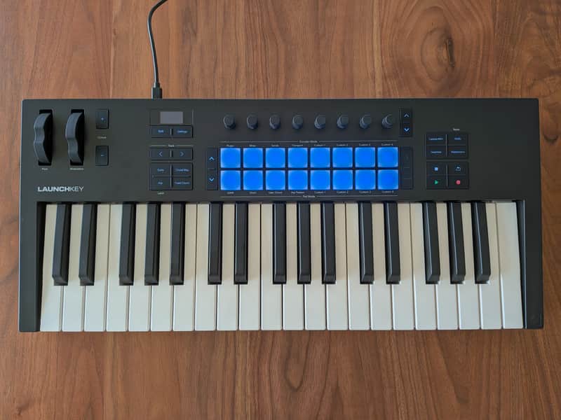Novation Launchkey 37 MKIV MIDI Keyboard Controller - Black image 1