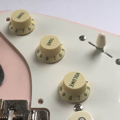 3 Lefty Fender Vintage Reissue Guitar Strat Knobs Relic Aged White Green Fonts image 5