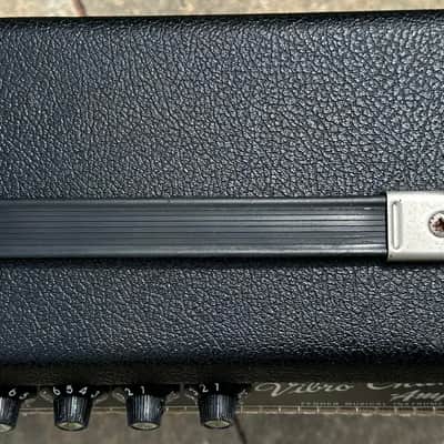 Fender Vibro Champ 6-Watt 1x8" Guitar Combo 1965 image 4