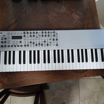 Novation X-Station 61-Key 8-Voice Synthesizer with USB Interface 2004 - Silver