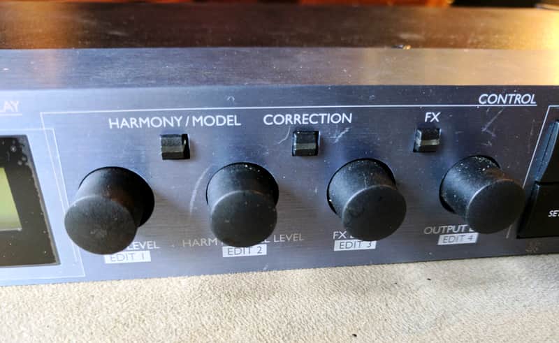 TC-Helicon Voiceworks Plus Vocal Processor, EFX Pitch Correction