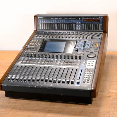 Yamaha DM1000 48-Channel Digital Audio Mixing Console CG01VXE