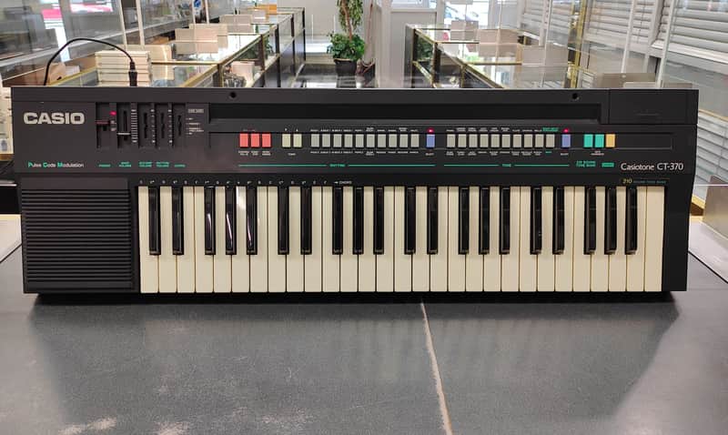 Casio CT-370 Casiotone 49-Key Synthesizer 1980s - Black image 1
