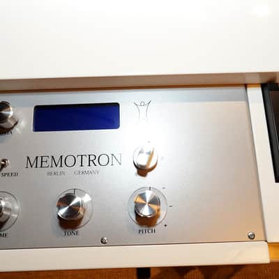 Manikin Electronic Memotron Keyboard 2010s - White imagen 5