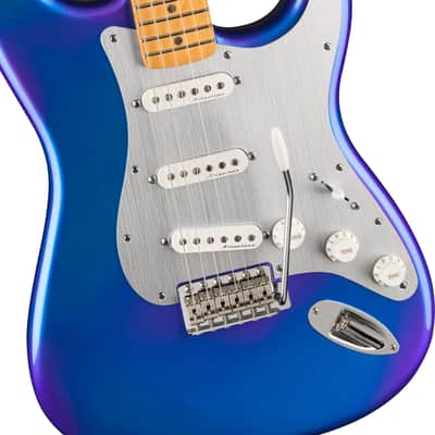 Fender : Limited Edition H.E.R. Stratocaster MN BLU MRLN image 3