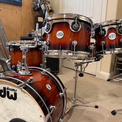 DW Design Series Frequent Flyer 12/14/20/5x14" 4pc Shell Pac with additional 8” tom 2014 - Present - Tobacco Burst image 3
