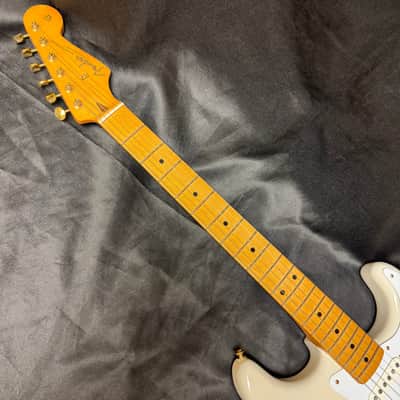 Fender Limited Edition Vintera III Late '50s Stratocaster White Blonde w/ Deluxe Gig Bag image 5